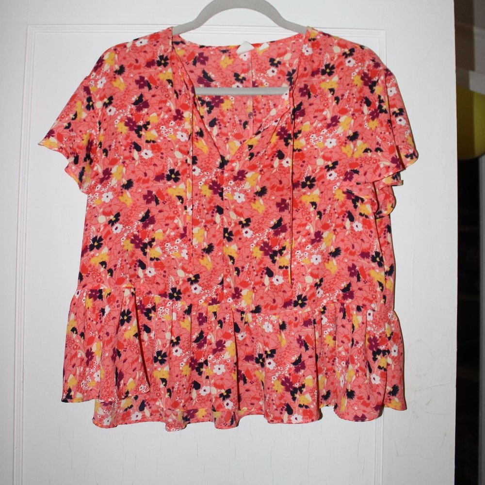 Cute flowy blouse!